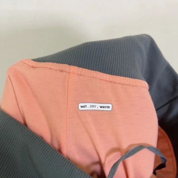 LULULEMON | LINED SOFTSHELL COVERED POCKETS ELASTIC CUFFS CAPRI PANT - Picture 12 of 13